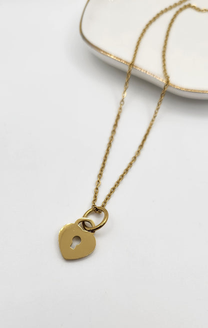 Llave de Dios Necklace